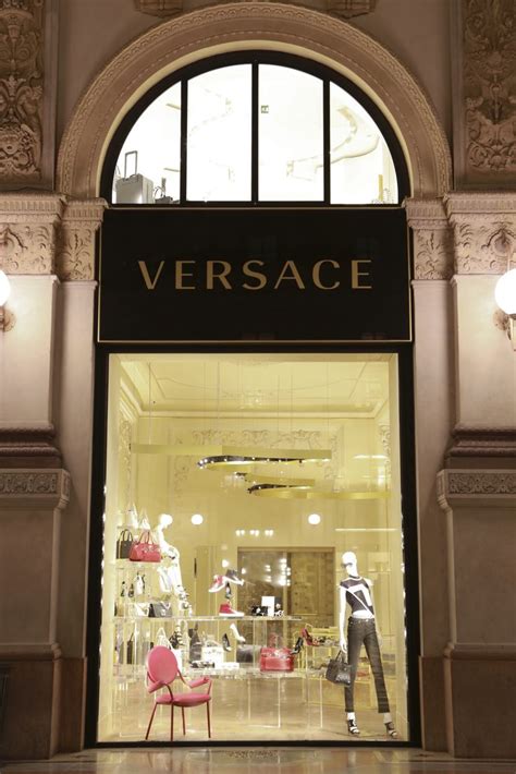 buste boutique versace|versace boutique austin.